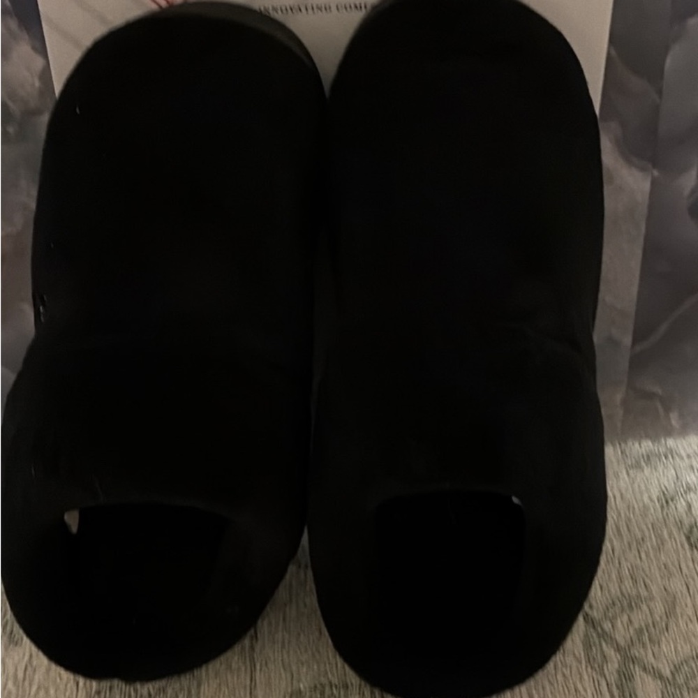 Isotoner slippers - Picture 3 of 5